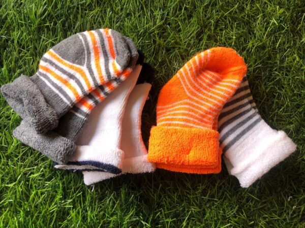 THE CHILDREN'S PLACE NEWBORN SOCKS